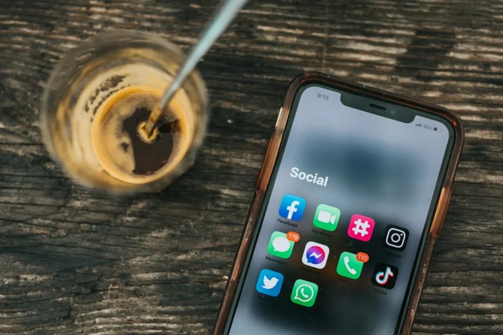 Applications de réseaux sociaux sur un smartphone